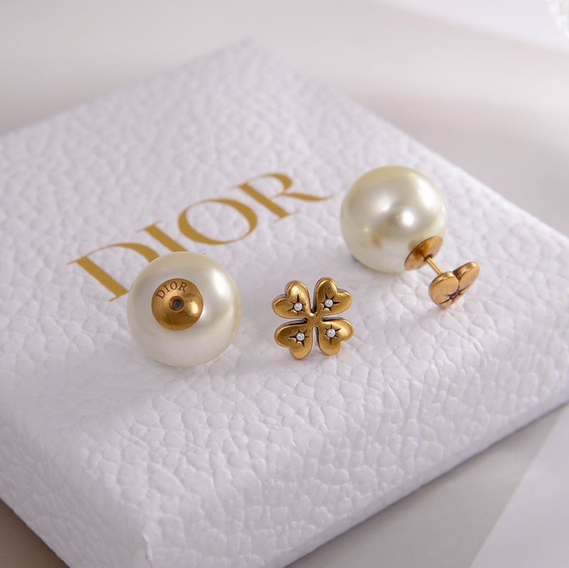 chr1st1an D10r earrings